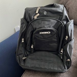 Like new Ogio metro pack.